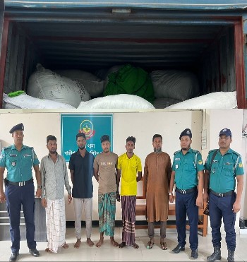 ছবি; অর্ধকোটির মালামাল উদ্ধারসহ পাঁচ ডাকাত গ্রেপ্তার