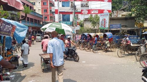 সর্বোচ্চ ৪২ ডিগ্রি তাপে পুড়ছে চুয়াডাঙ্গা,গলে যাচ্ছে রাস্তার পিচ