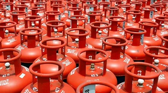 এলপিজির নতুন দাম ১৩৫৬ টাকা নির্ধারণ করলো সরকার