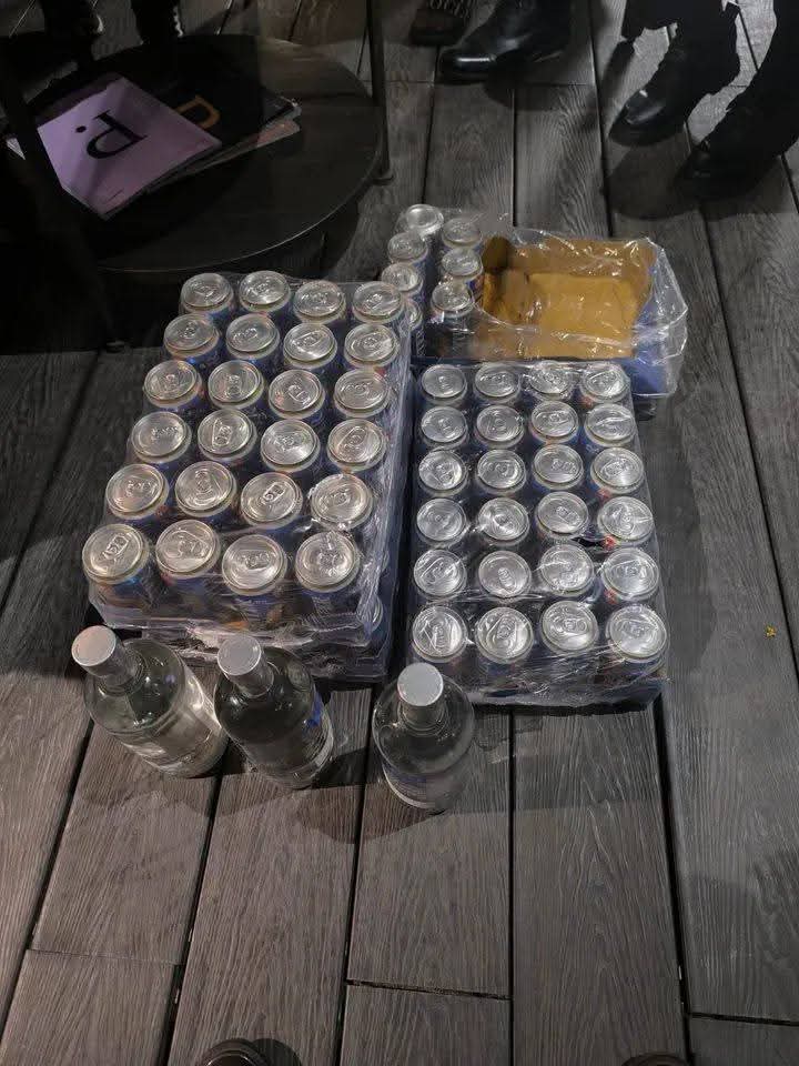 গাজীপুরে রিসোর্ট এন্ড স্পা সেন্টারে  অভিযান বিপুল মাদকসহ ৬ জন গ্রেফতার